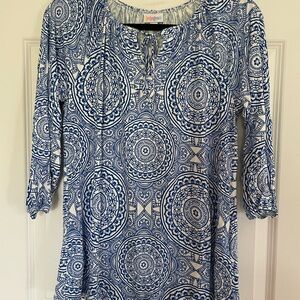 LuLaRoe Blue Tunic with 3/4 Sleeves and Graphic Design
